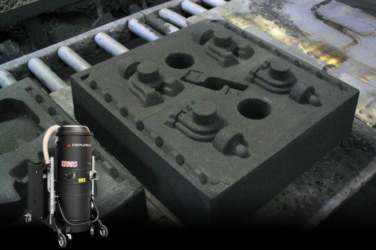 Industrial vacuum for mold making area cleaning in a foundry