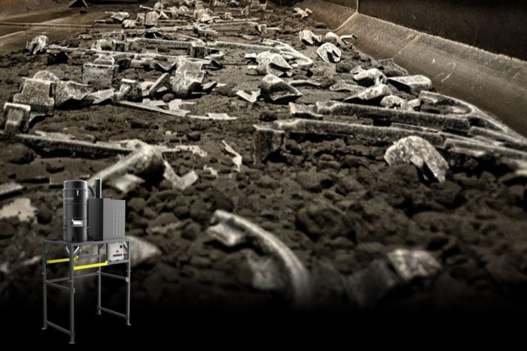 Industrial vacuum for demolding residue and conveyor cleanup in a foundry